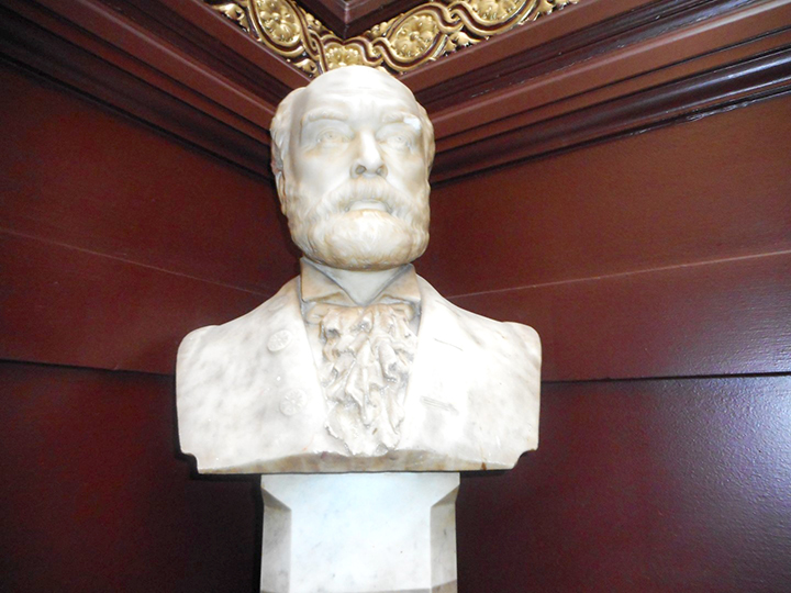 Photo of photos/James McLennan 1838-1899 bust Trades Hall Gla